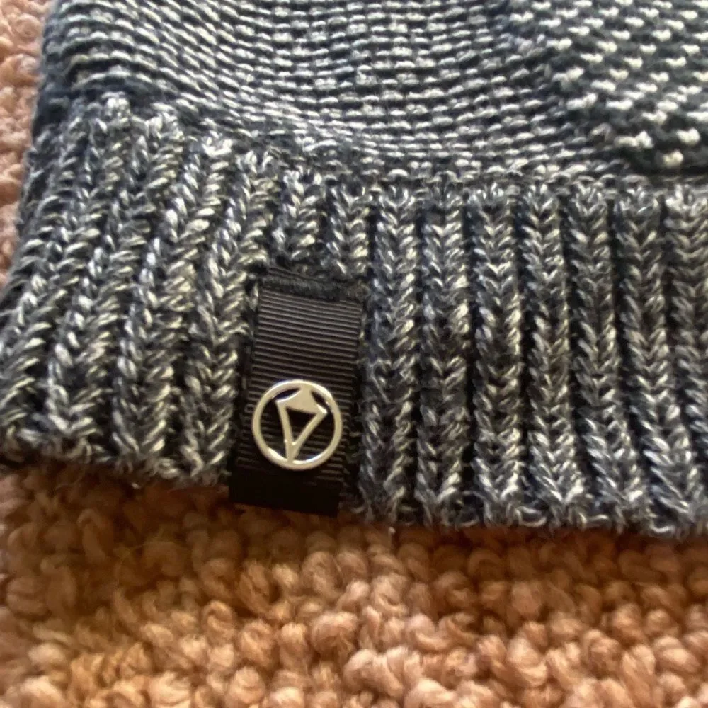 Ivivva by Lululemon Girls To Be Cozy Knit Black Pullover Sweater 10 - Picture 10 of 11
